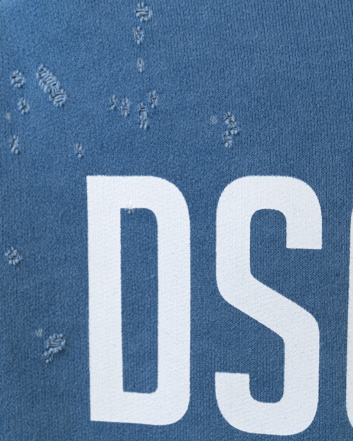shop DSQUARED2 Saldi Felpa: Dsquared2 felpa in cotone.
Vestibilità regolare.
Cappuccio con coulisse.
Lavaggio used con dettagli destroyed.
Stampa lettering "DSQUARED2" sul davanti.
Composizione: 100% Cotone.
Prodotto in Italia.. GU0736 S25030-508 number 712807